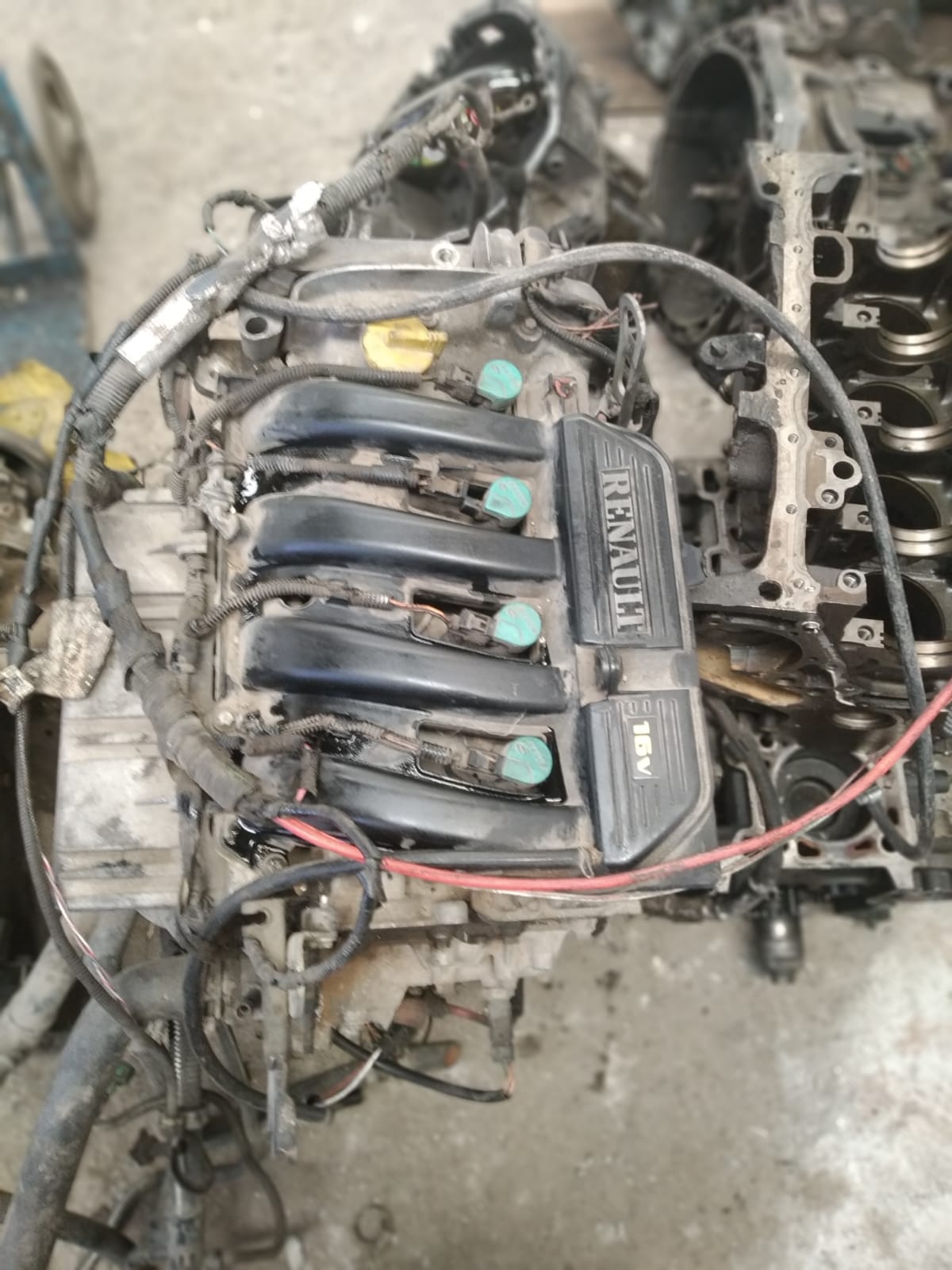 Megane çıkma yedek parça_MEGANE 2 1.6 16V MOTOR KOMPLE (2).jpeg